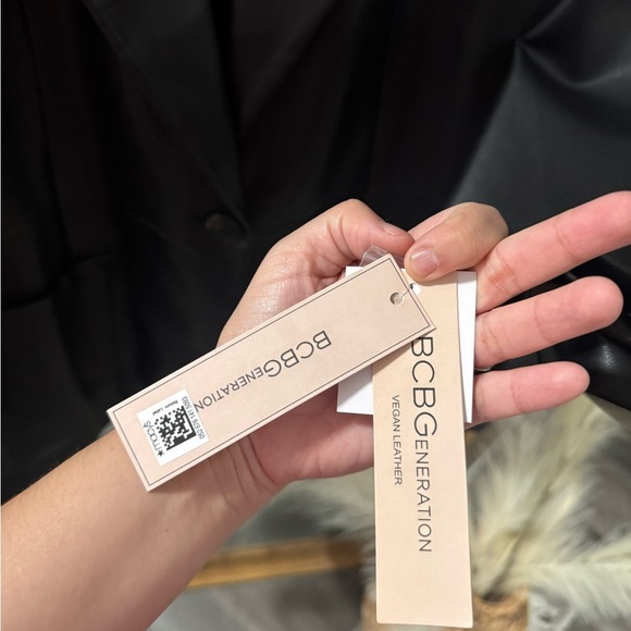 BNWT BCBG Notch Collar Vegan Leather Blazer Jacket/Coat - Picture 7 of 8